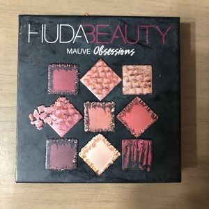 Huda Beauty Mauve Obsessions